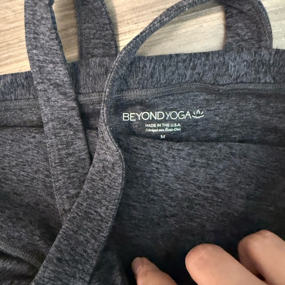 Beyond Yoga Spacedye Charcoal Strappy Sports Bra size M - Picture 2 of 5